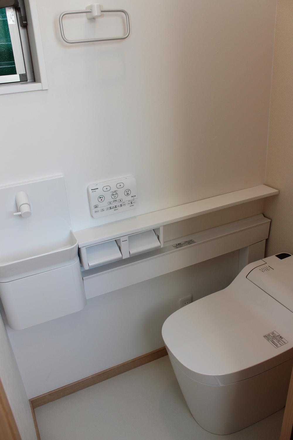 Toilet. Photographed by local model house