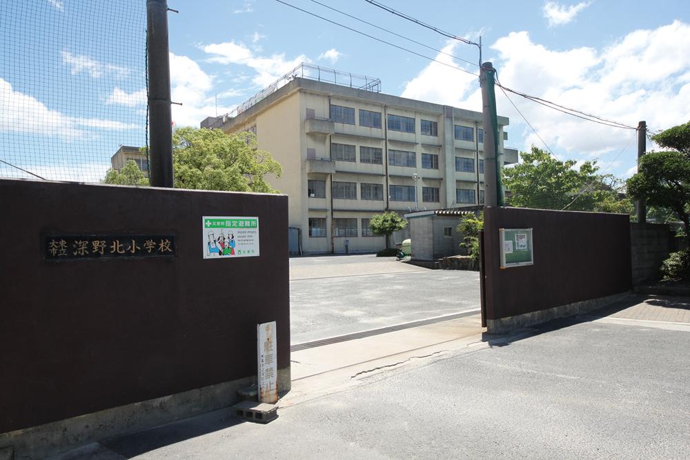 Primary school. 940m to Daito Municipal Fukonokita Elementary School
