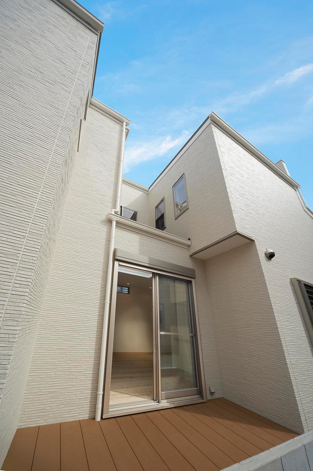 Garden. Photographed by local model house