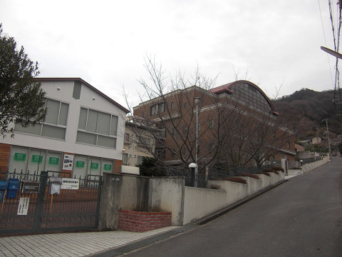 University ・ Junior college. Private Shijonawate Gakuen Junior College (University of ・ 1128m up to junior college)
