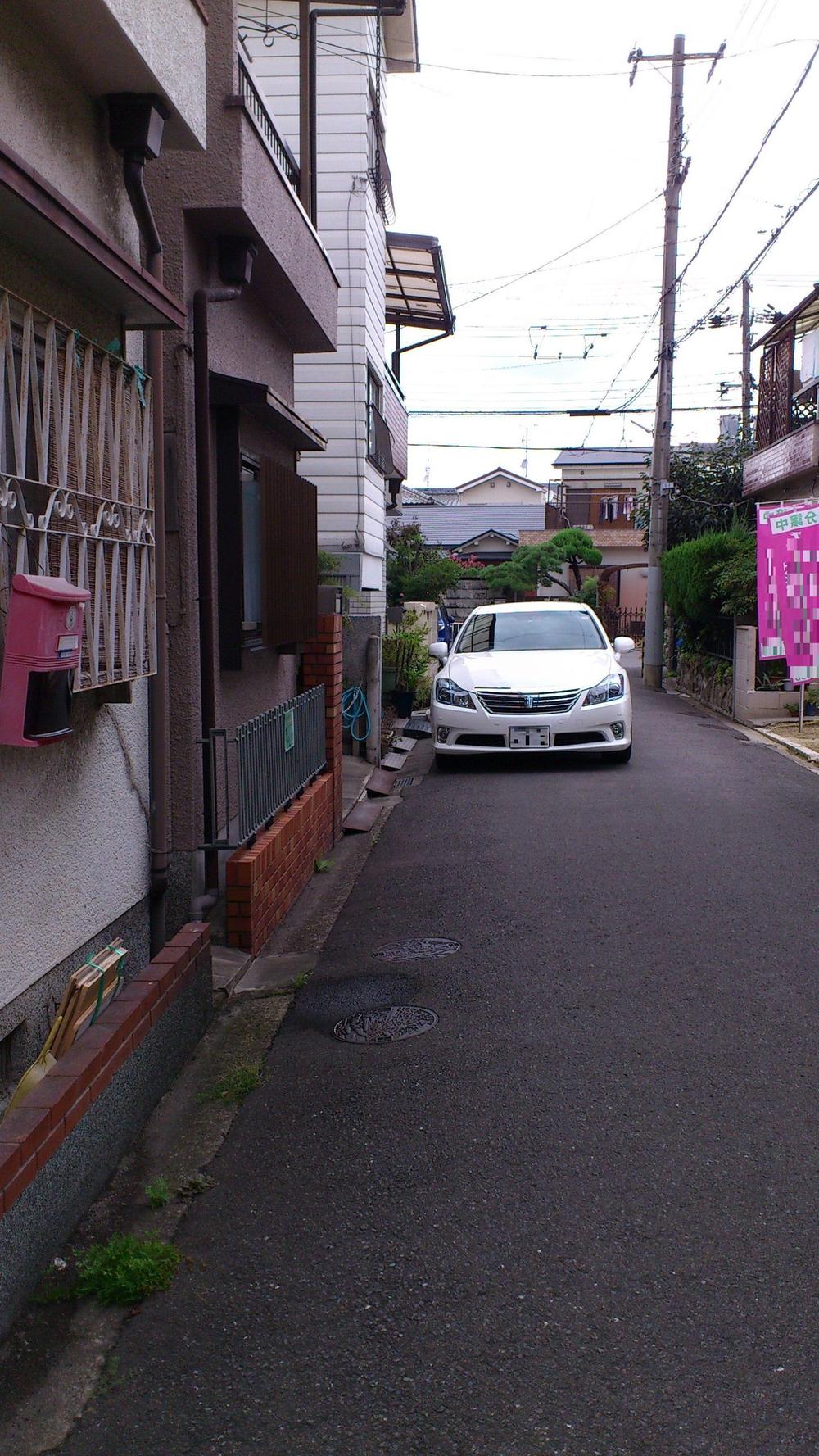 Local appearance photo. 6-minute walk from the supermarket "Okuwa". It is also useful for everyday shopping.