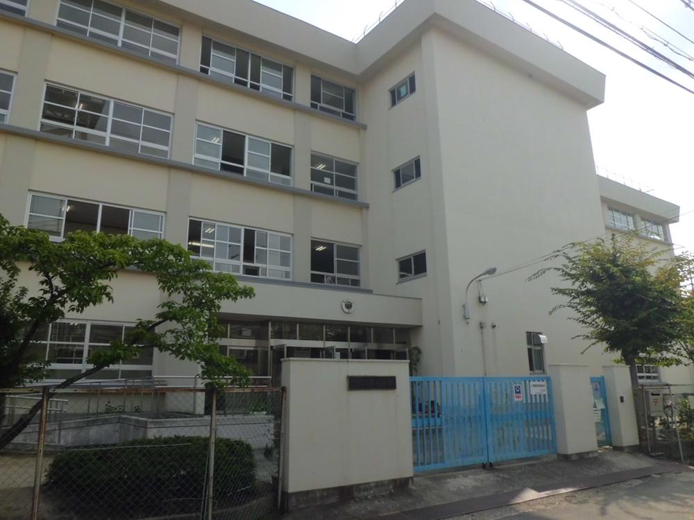 Primary school. 476m to Daito City Fukano Elementary School