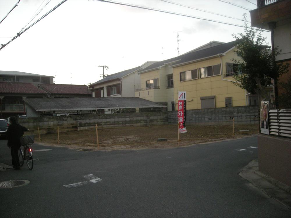 Local photos, including front road. (October 2013) Shooting