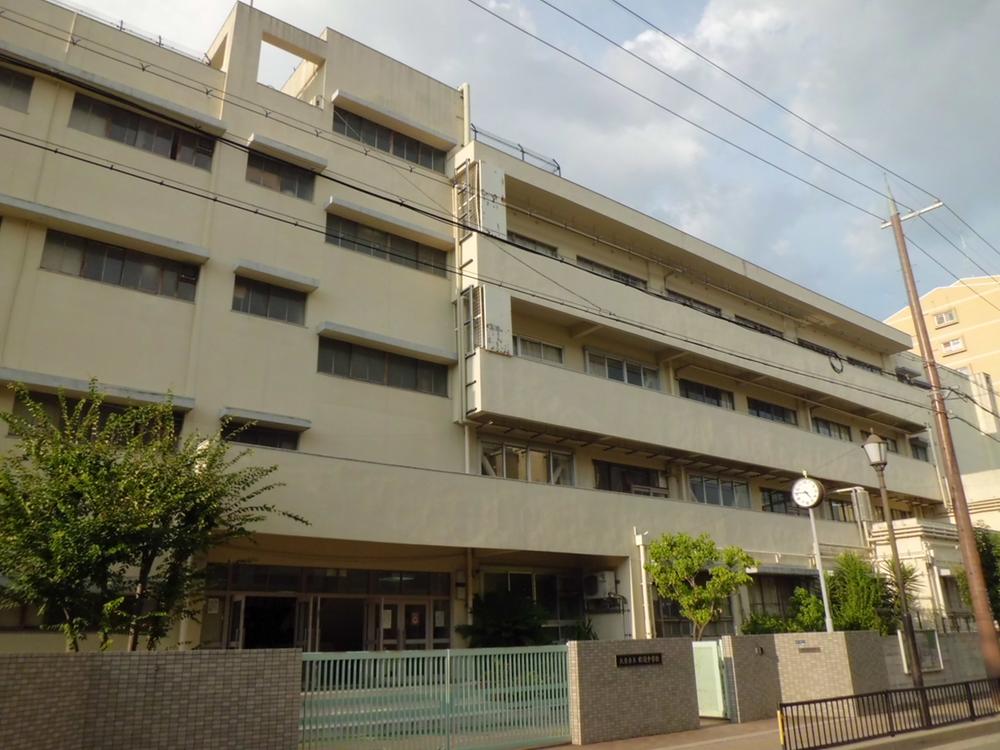 Junior high school. 1385m to Daito Municipal Suminodo junior high school