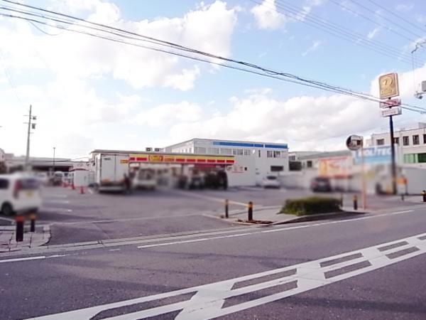Convenience store. 166m until the Daily Yamazaki Shindenkita the town shop