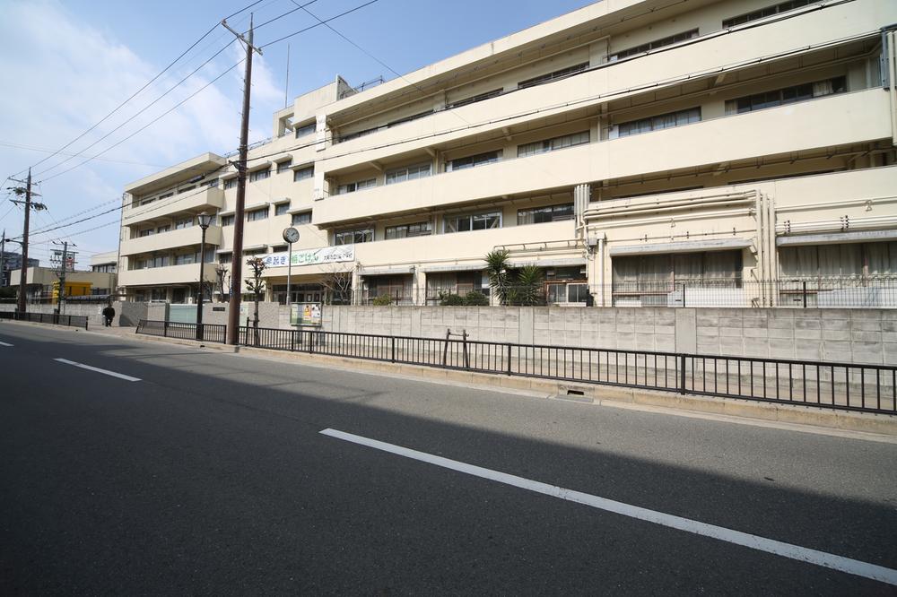 Junior high school. 2140m to Daito Municipal Suminodo junior high school