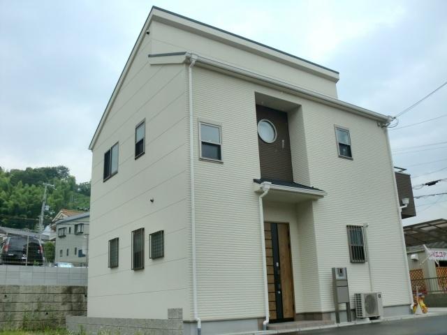 Other. ◇ Nana. . . How, It comes with a solar power