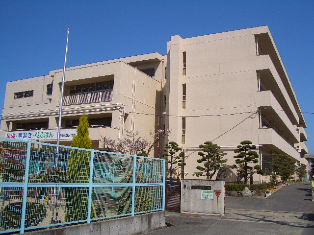 Primary school. 341m to Daito Municipal Morofuku elementary school (elementary school)