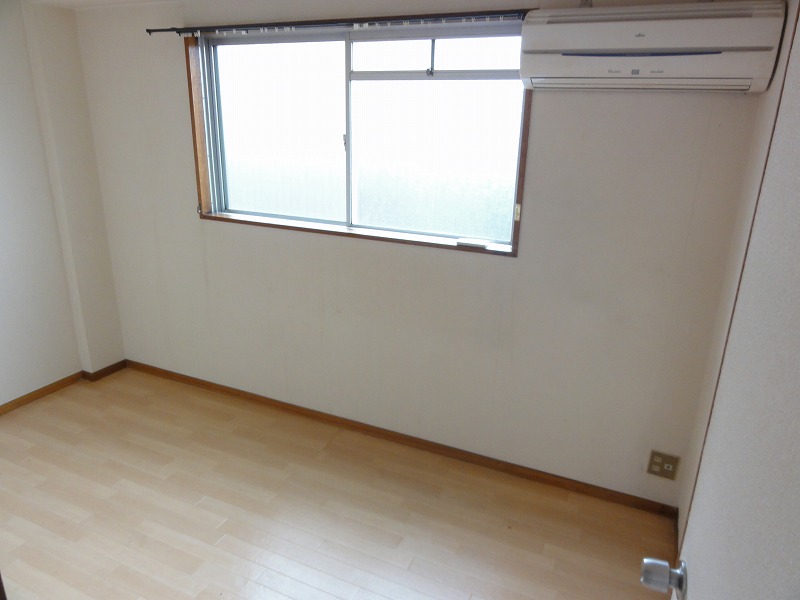 Other room space. I want to hear detailed explanation! Please contact us with any thing! 
