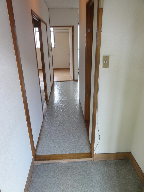 Entrance. Also by e-mail, Contact by telephone feel free to. 