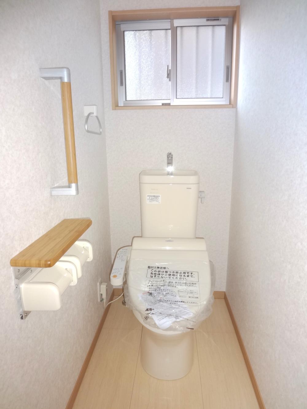 Toilet. Indoor (12 May 2013) Shooting ・ No. 1 destination ◎ 1 floor and the second floor, Toilet is attached to both.
