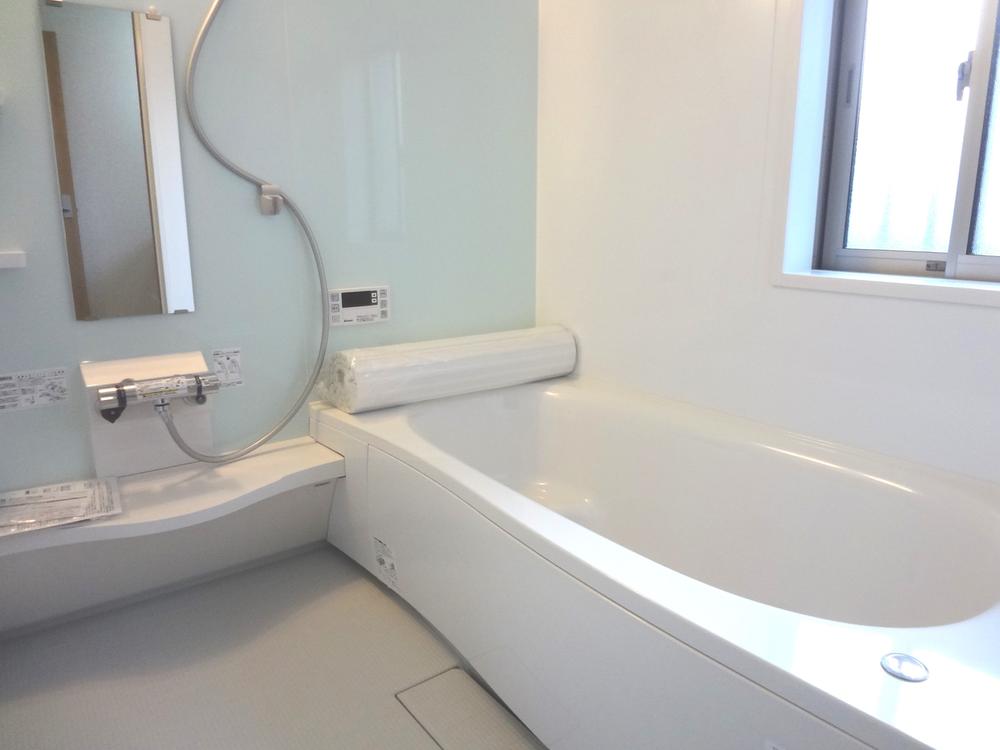 Bathroom. Indoor (12 May 2013) Shooting ・ With No. 1 destination ◎ bathroom heating dryer. Comfortable, refresh, Bathroom. 1 tsubo size.