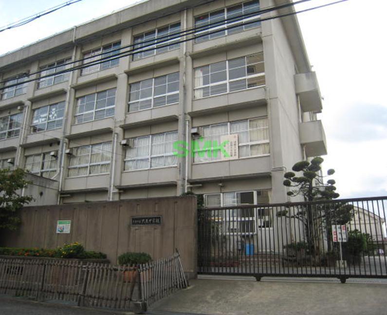 Junior high school. 1174m to Daito Municipal Daito junior high school