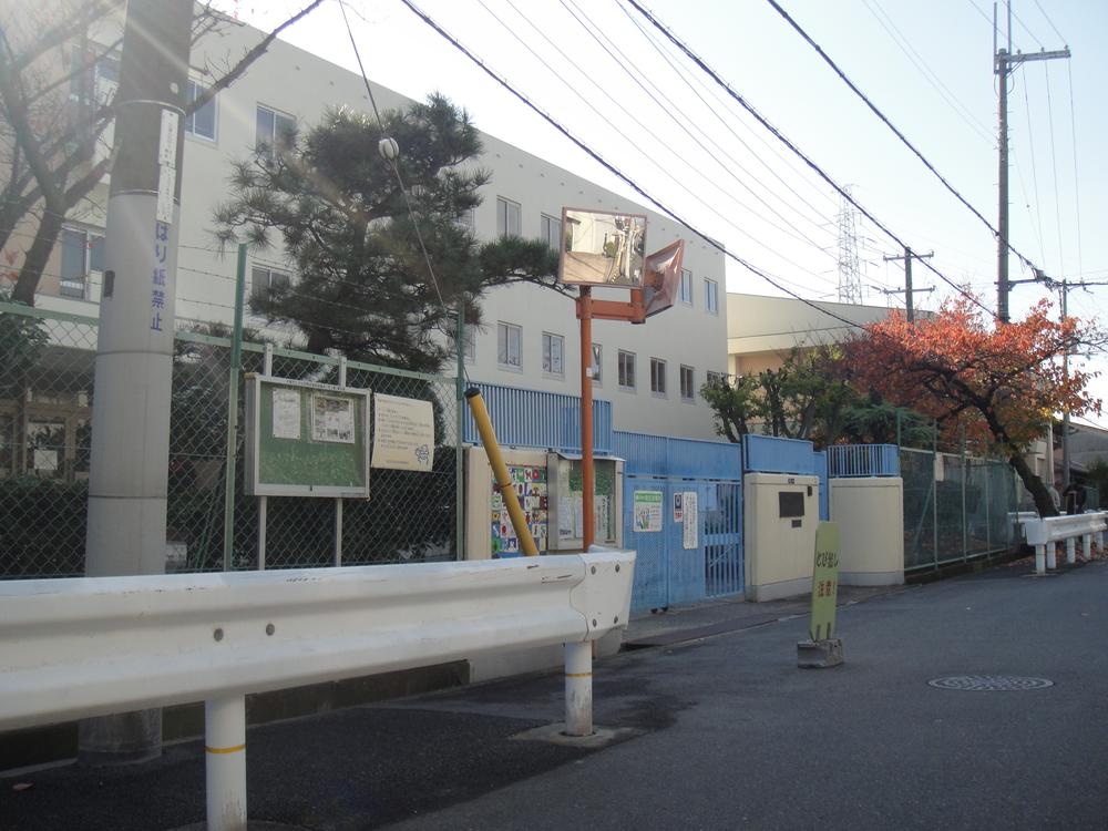 Primary school. 764m to Daito Municipal Shijokita Elementary School