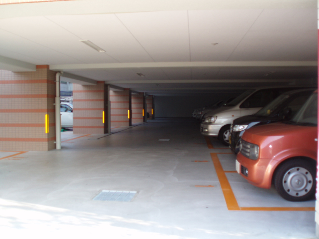 Parking lot. Apamanshop Suminodo shop ⇒ toll free 0800-808-7114