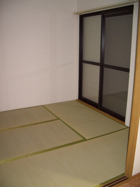 Other room space. Japanese-style room 6 quires