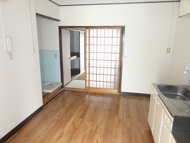 Living and room. Slightly, Wide of transmitted and in the transverse! ?