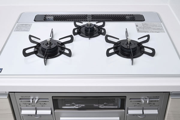 Kitchen.  [3-necked glass coat top gas stove] Beautiful dirt is likely to fall if there is a gloss, Care because the flat is also easy to glass top stove (same specifications)