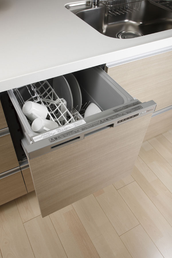 Kitchen.  [Water-saving dishwasher dryer] About one hand washing / 7 by circulating a small amount of hot water and water of washing the dishes. Since the power consumption can be suppressed, Water and electricity fee will be saving (same specifications)