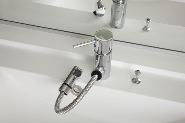 Bathing-wash room.  [Telescopic single lever mixing faucet] Adjustment of the temperature of the hot water is also one-touch. Stretch hose, Your easy-care water faucet has been adopted (same specifications)