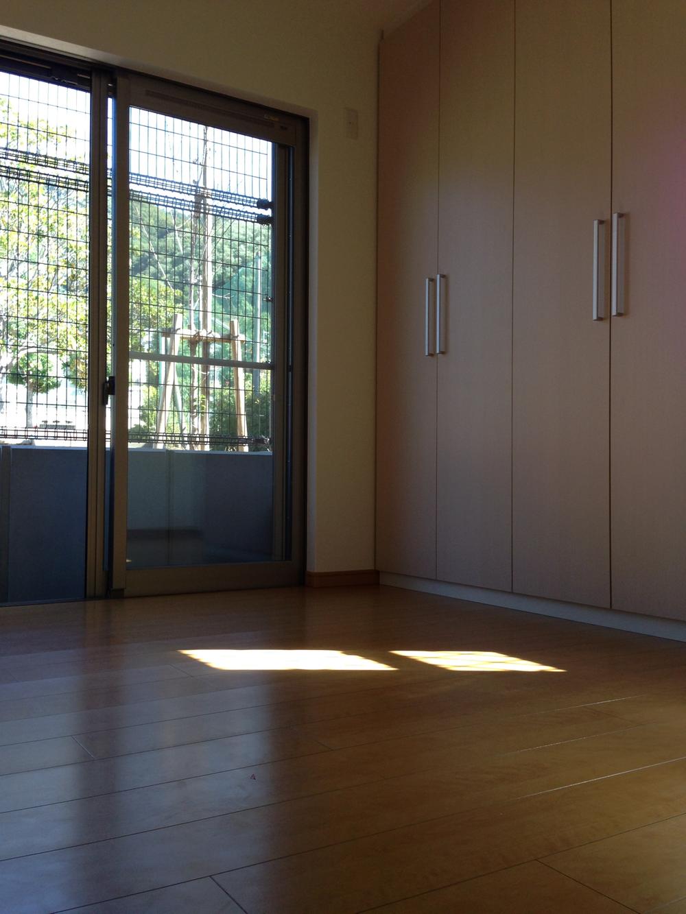 Non-living room. Indoor (10 May 2013) Shooting