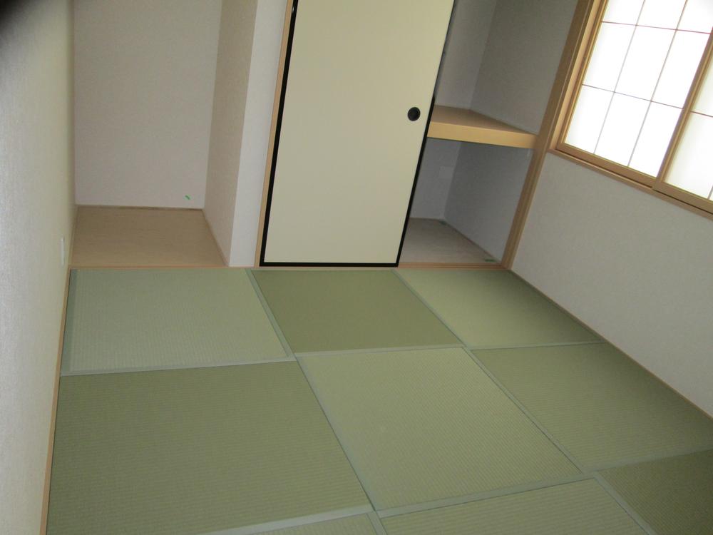 Other introspection. Japanese style room
