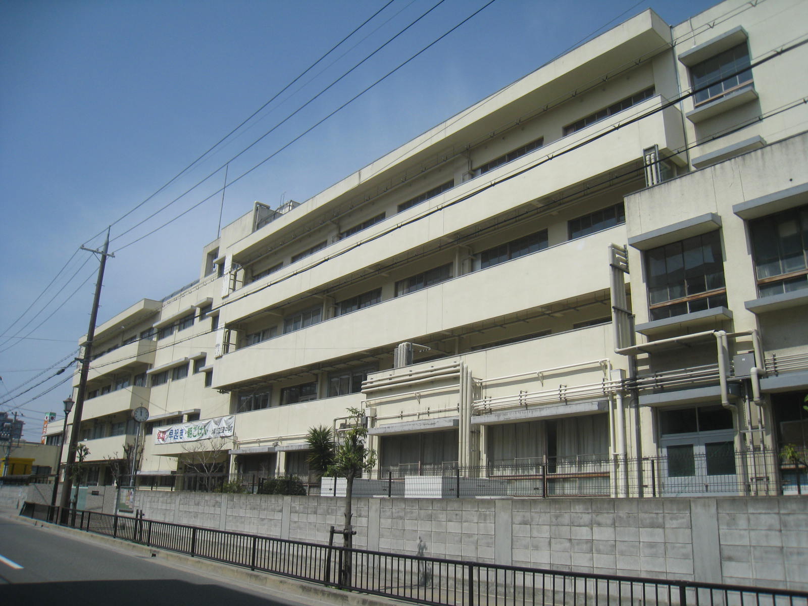 Junior high school. 920m to Daito Municipal Suminodo junior high school (junior high school)