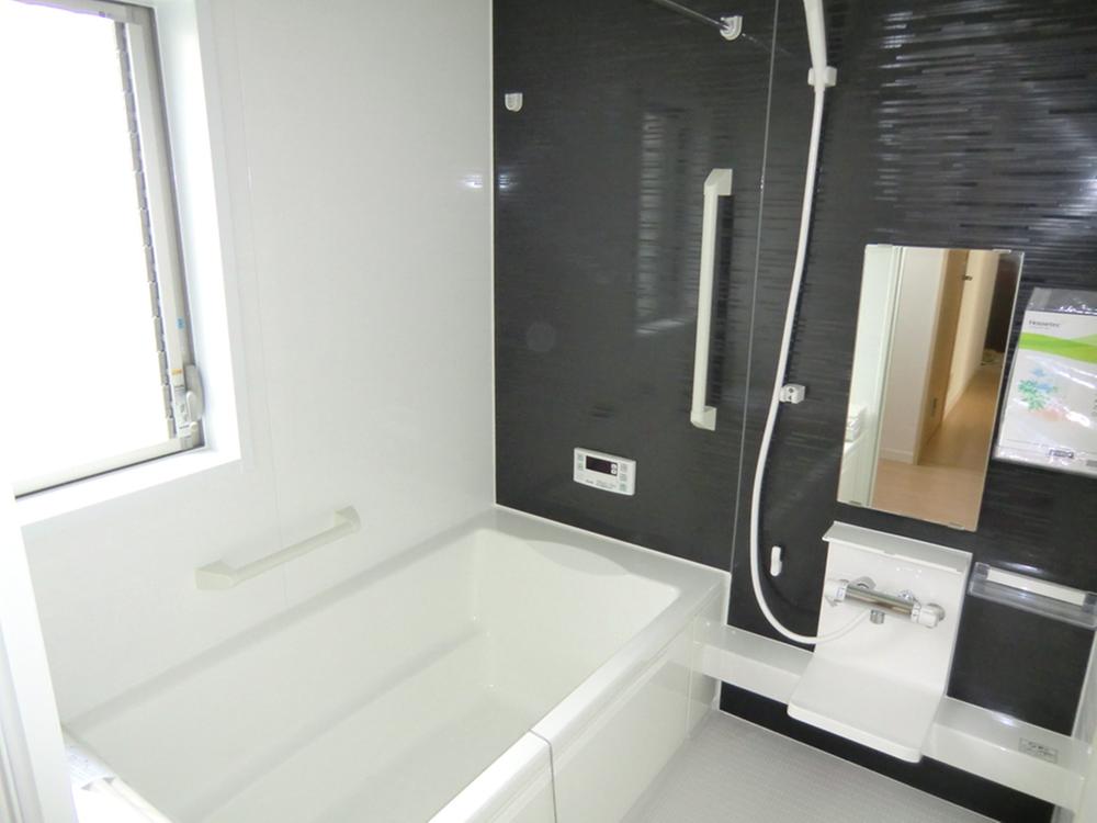 Same specifications photo (bathroom). Same specifications photo (bathroom) Bathroom heating dryer! Warm bath!