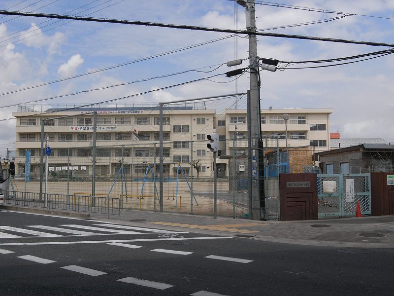 Primary school. 499m to Daito Municipal Haizuka elementary school (elementary school)