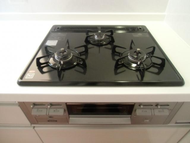 Same specifications photos (Other introspection). You can cook a three-necked stove at the same time