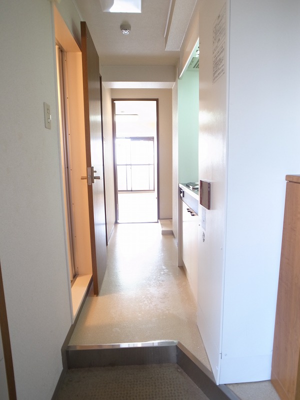 Entrance. If you are in a hurry, ⇒ toll free by phone 0800-808-7114