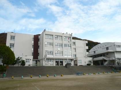Primary school. Daito City Hojo up to elementary school (elementary school) 286m
