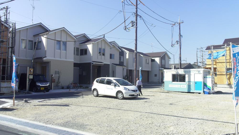 Local appearance photo. Model house construction