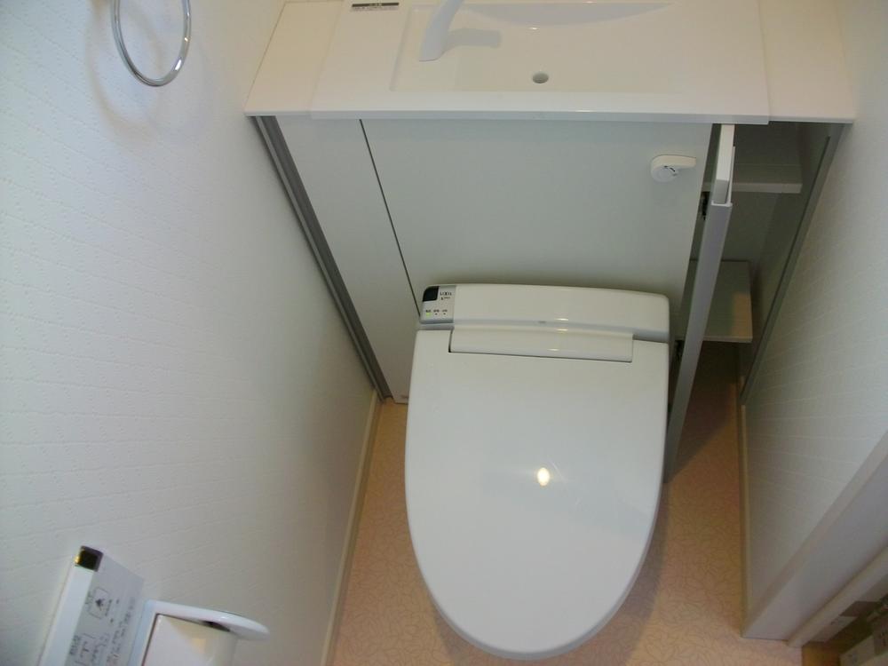 Toilet. Toilet as a standard specification LIXIL, Storage also has become an integral!