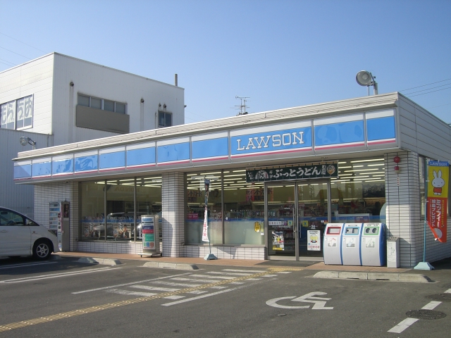 Convenience store. 592m until Lawson Fujiidera Nishikomuro store (convenience store)