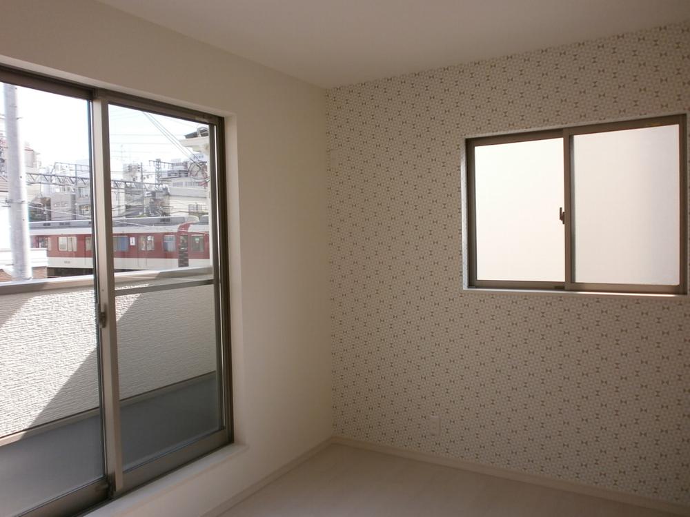 Other introspection. Western-style room is sunny