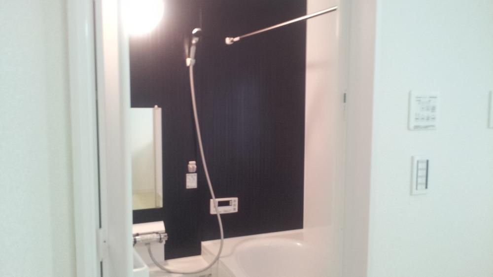 Bathroom. It is with the bathroom dryer We spacious 1 pyeong type