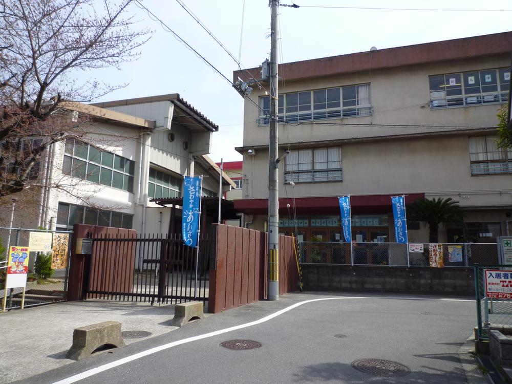 Primary school. 814m until fujiidera stand Domyoji Minami Elementary School