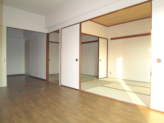 Living and room. Spacious space ☆ 