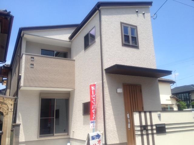 Local land photo. It is a local model house. It is located in a quiet residential area. (Local July 2013 shooting)