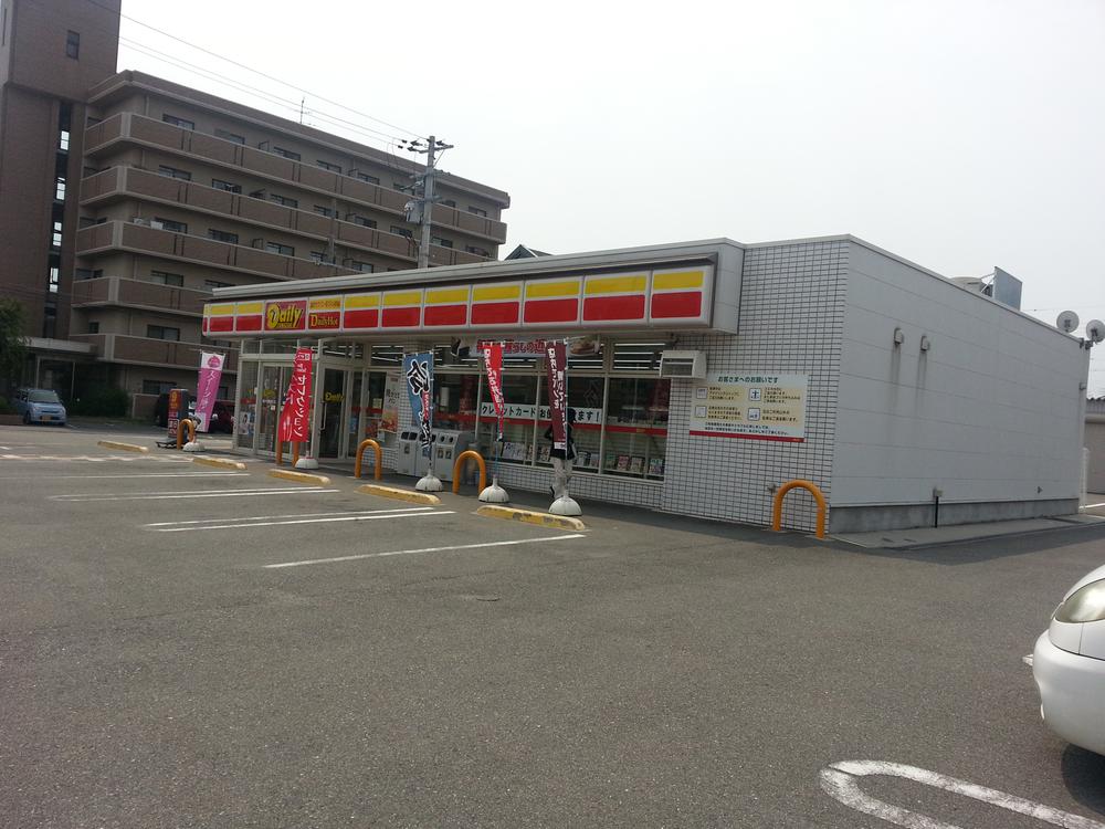 Convenience store. Daily Yamazaki Fujiidera Fujigaoka to the store 471m