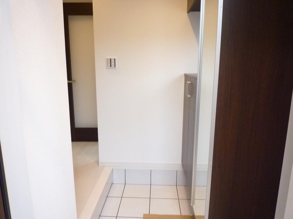 Entrance. It is with cupboard