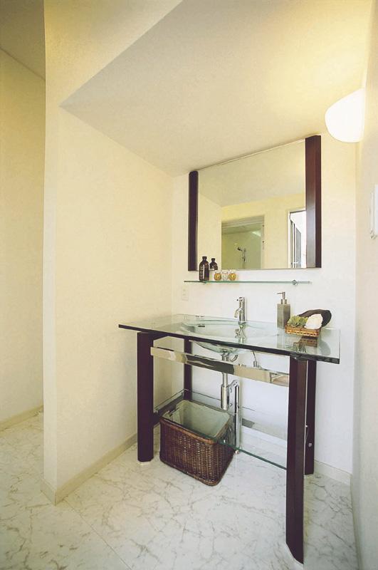 Wash basin, toilet. I was raised to modern vanity.