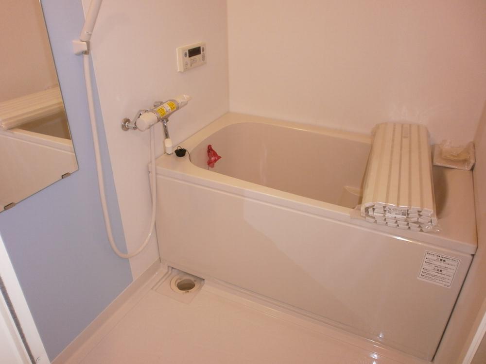 Bathroom. Already replacement tub