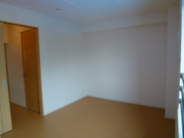Other room space. Image view