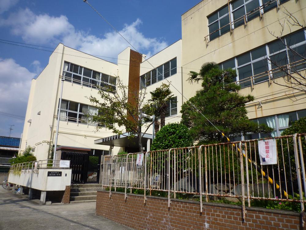 Primary school. Habikino Municipal Takasu to South Elementary School 543m