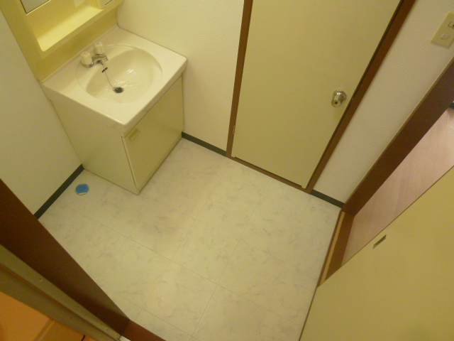 Washroom. For indoor laundry Area ☆ 
