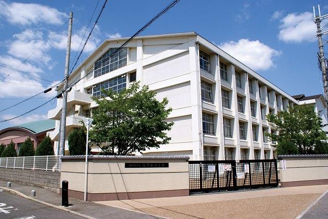Primary school. Takasukita until elementary school 361m