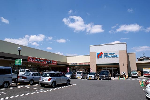 Supermarket. Thousands of years ・ To drag Segami 823m