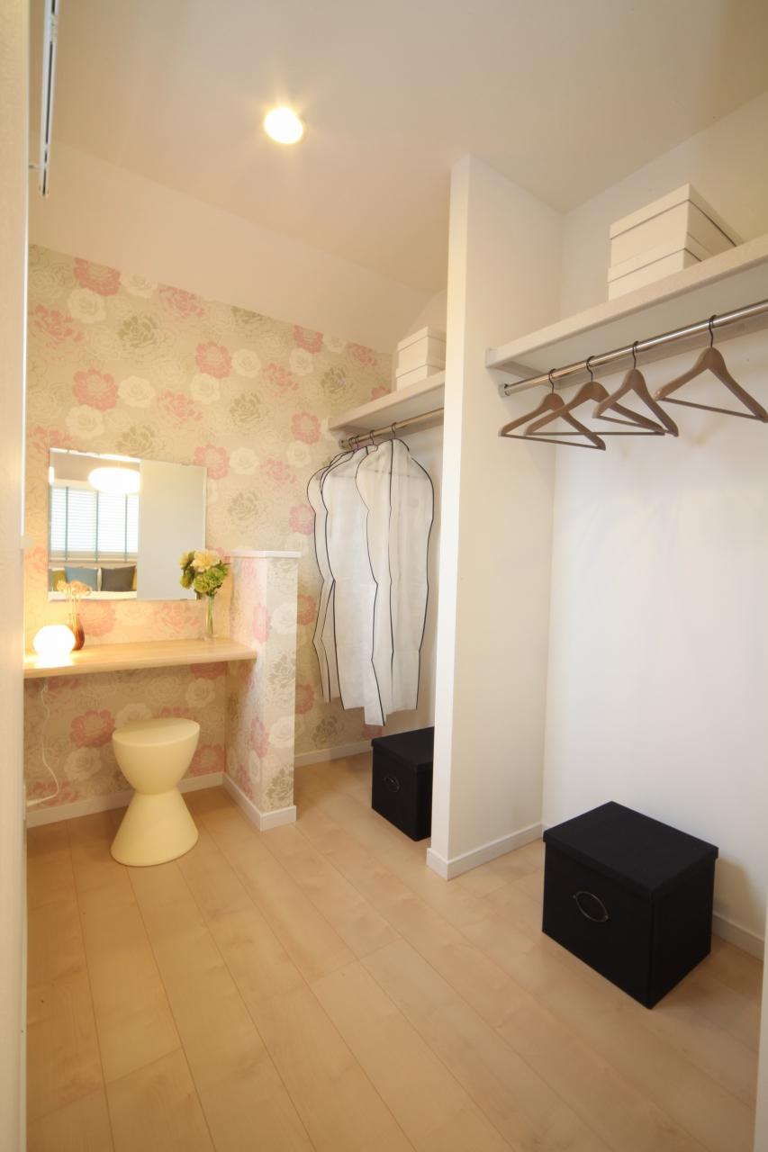 Other Equipment.  ☆ Wardrobe can be clean and storage, You can also attach an optional vanity ☆ You can experience the feel like Iteru a little rich resort hotel (^ - ^ v)